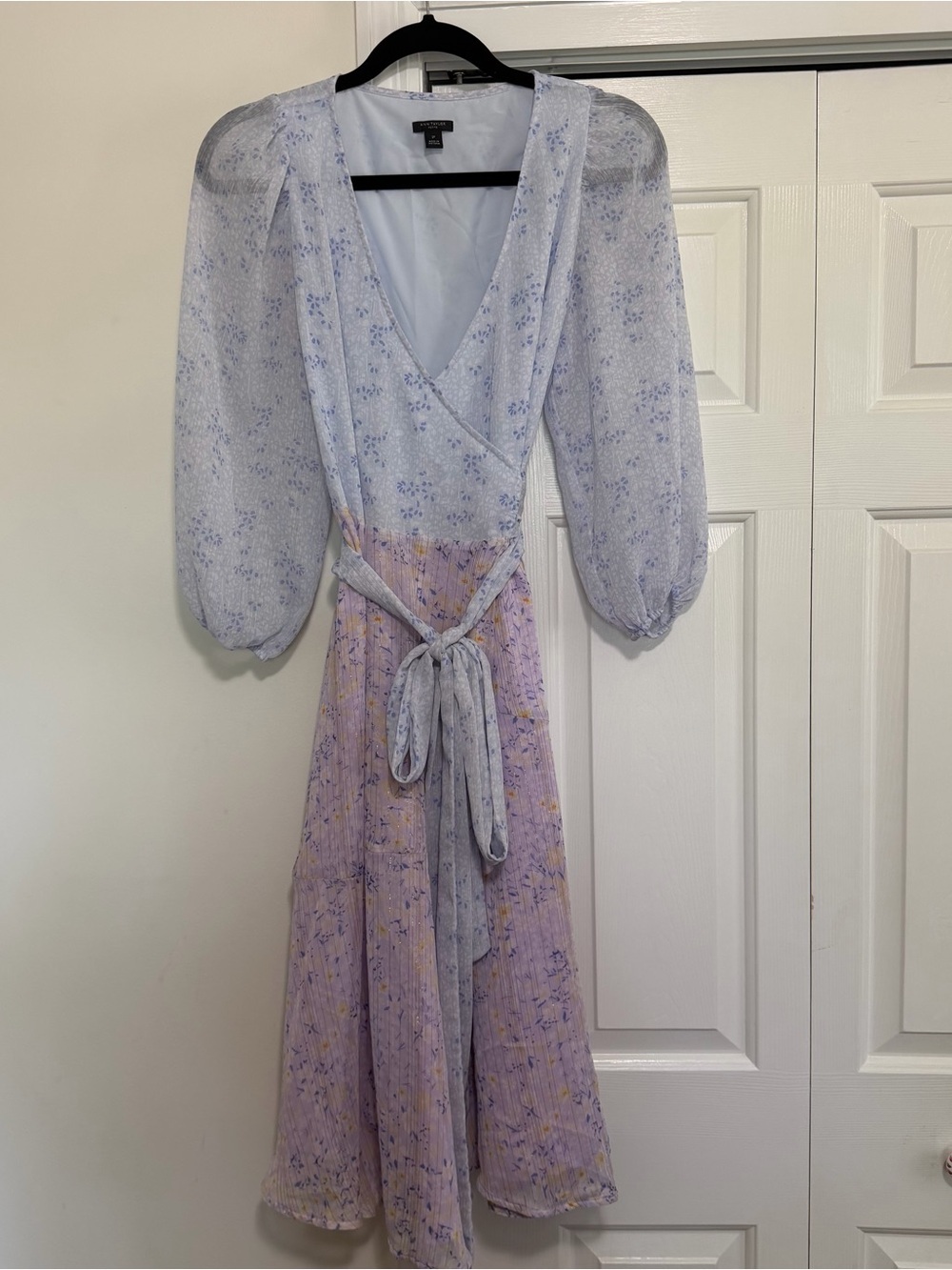 Ann Taylor Petite Full Wrap Purple Blue Floral Sheer Sleeve Dress Size 2P